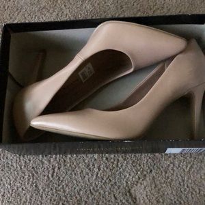 Nude heals, Size 8W